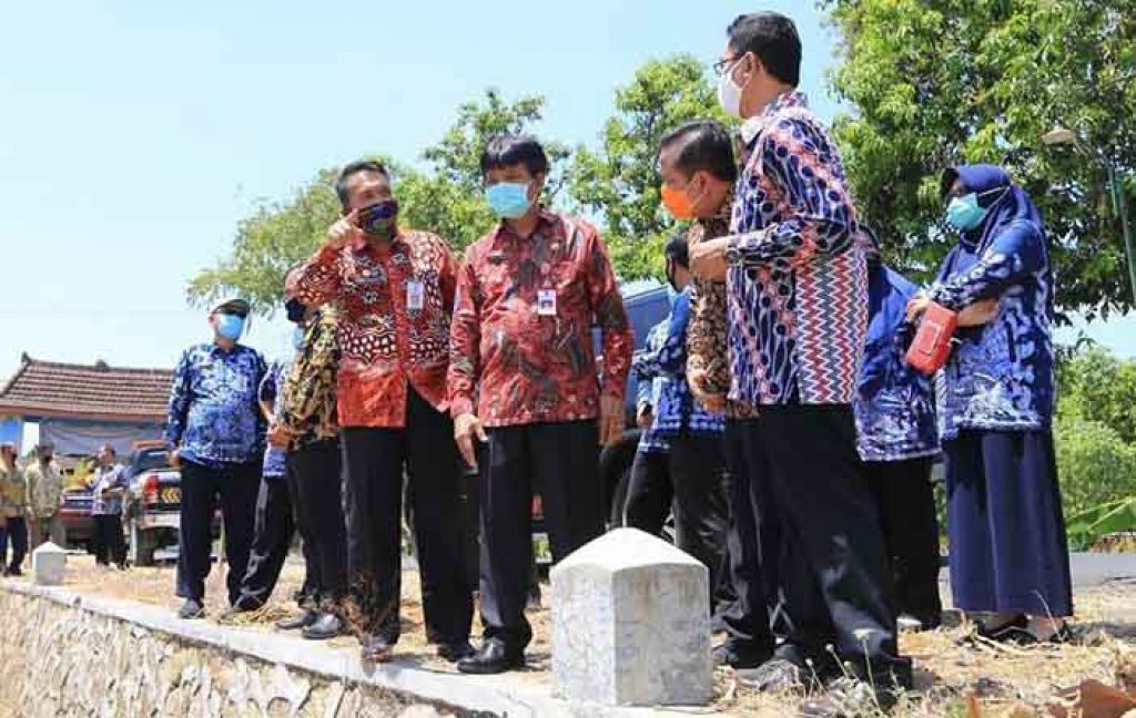 Sekda Ponorogo, Agus Pramono tinjaul lokasi pemekaran dua kecamatan