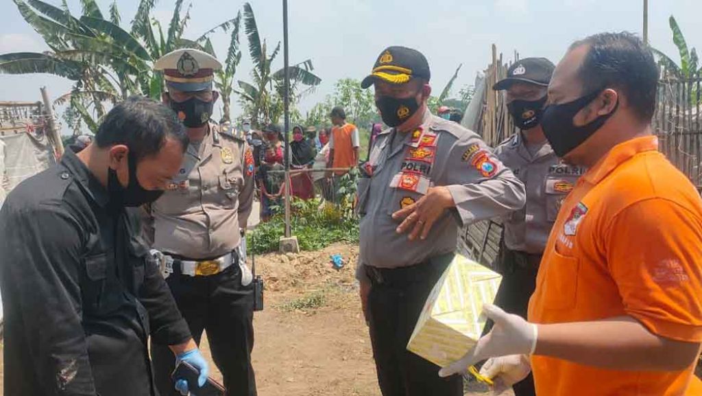 Polisi mendatangi lokasi penemuan jenazah