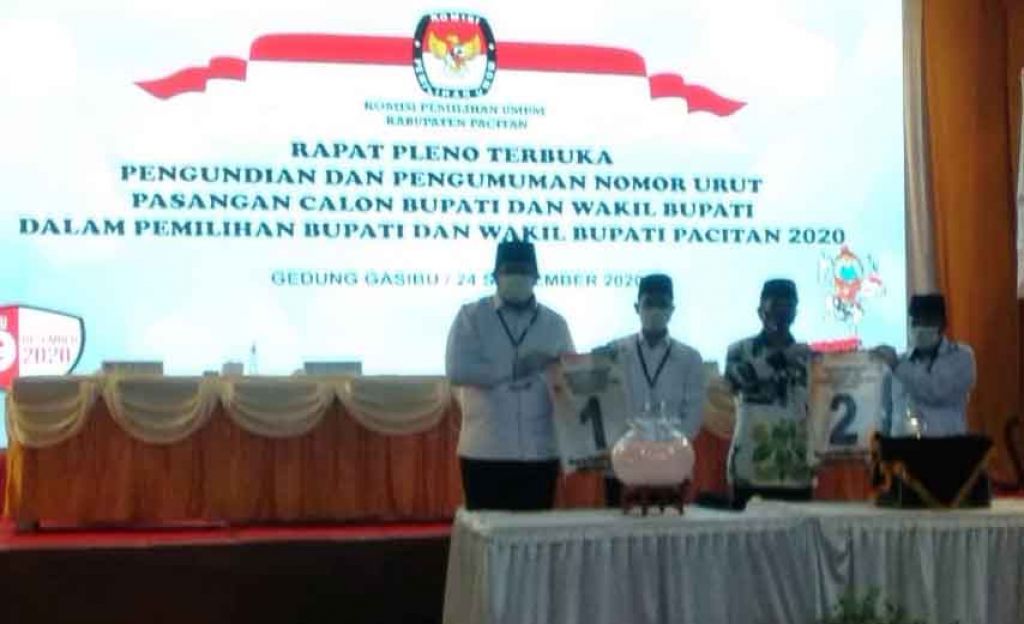 Pengambilan nomor urut di Pilkada Pacitan 2020