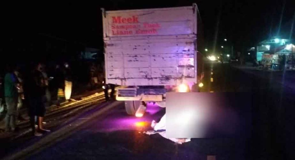 Pelajar SMA tewas setelah tabrak truk dari belakang