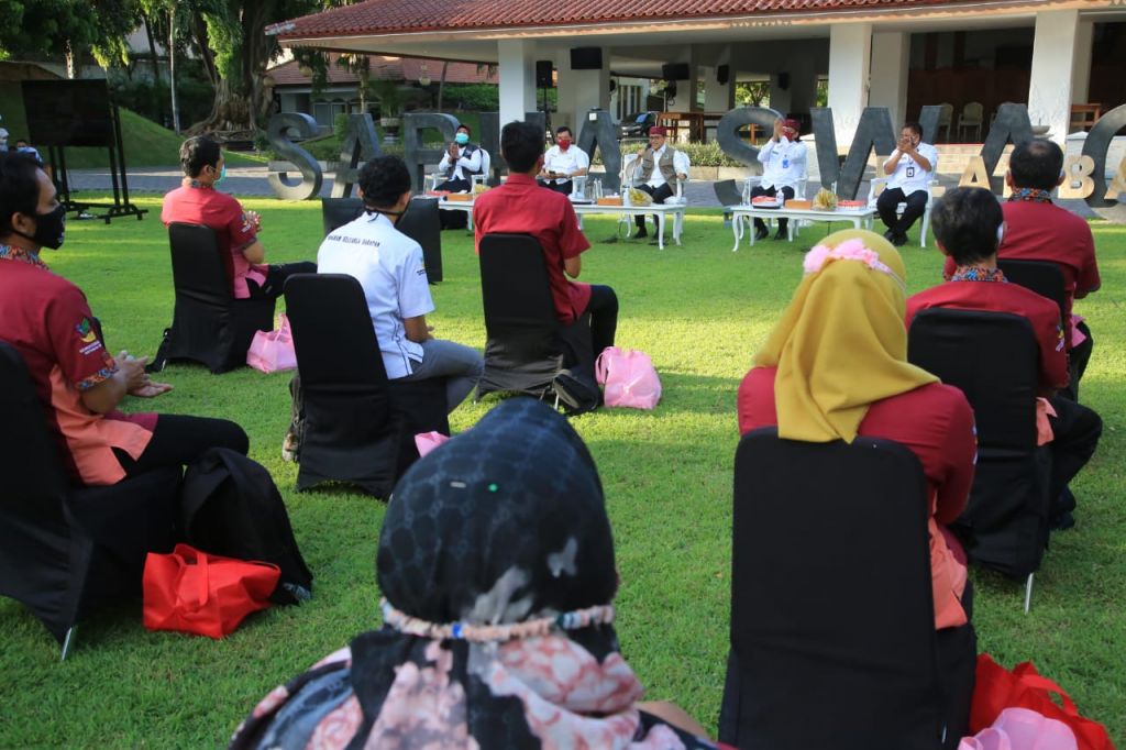 Bupati Anas bertemu dengan para relawan di Banyuwangi