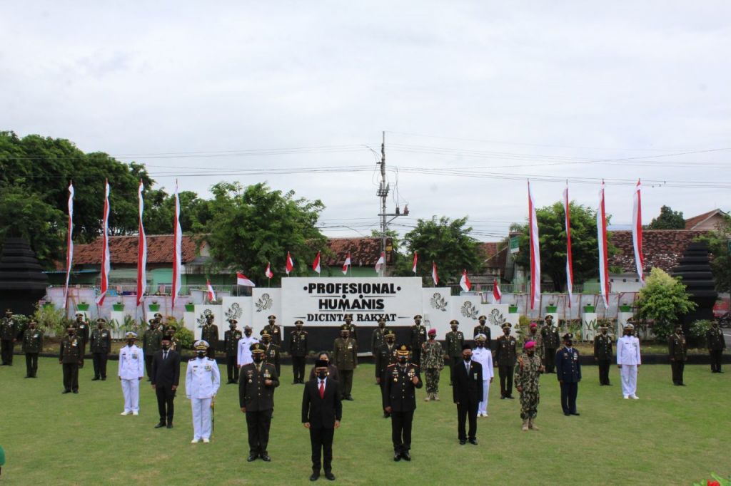 Tasyakuran HUT ke-75 TNI di Makodim 0825 Banyuwangi
