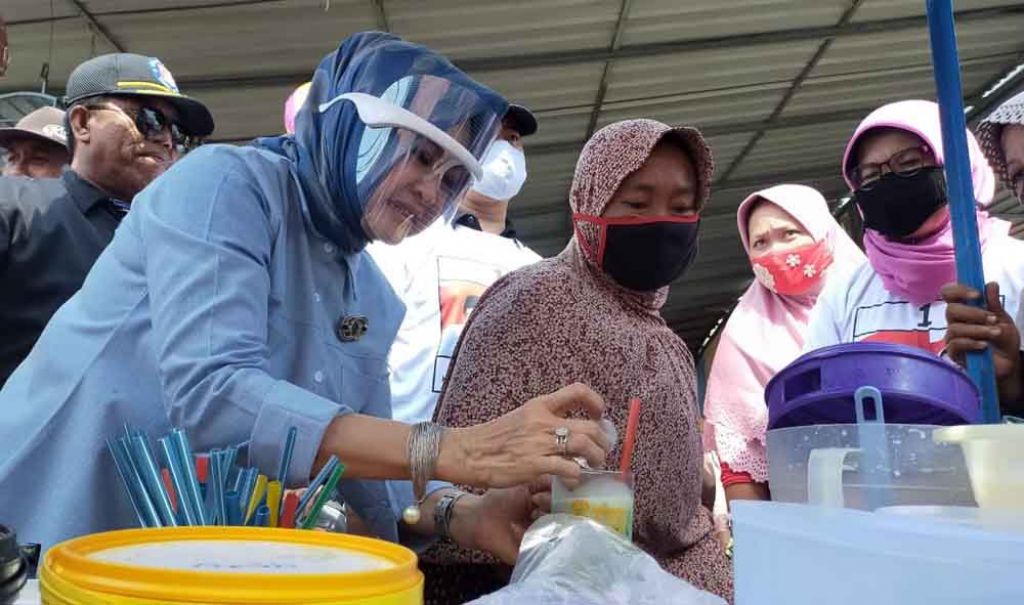 Astiti Suwarni blusukan ke Pasar Blimbing