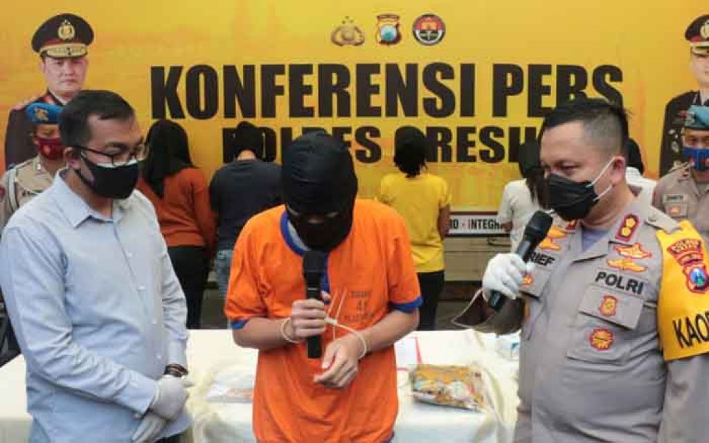 Muncikari dan PSK yang diamankan Polres Gresik