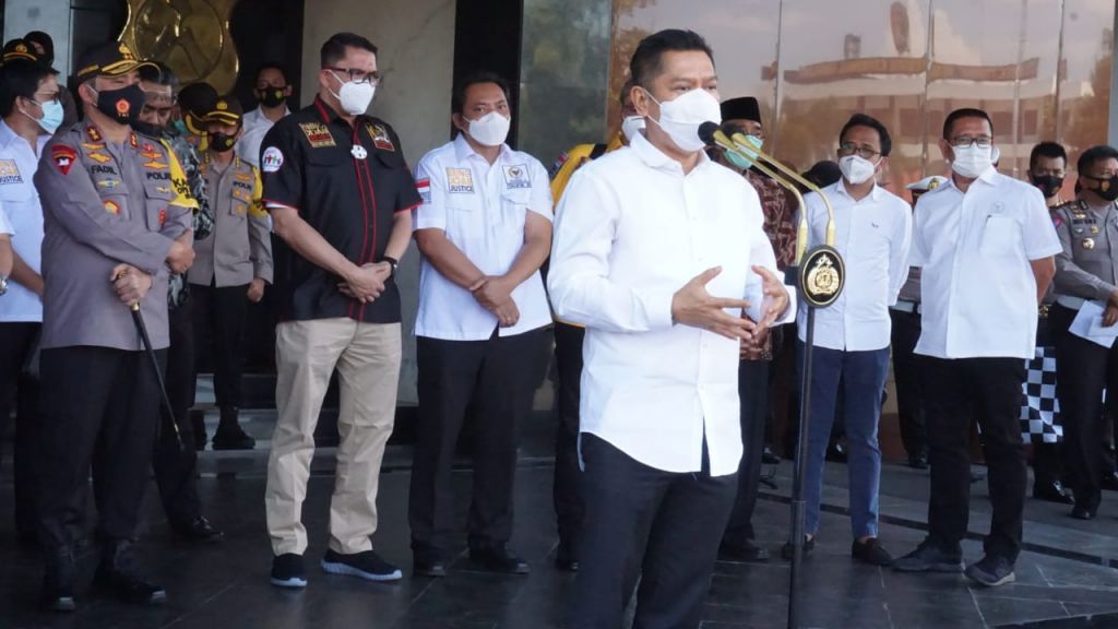 DPR RI Bagi Sembako dan Pantau Penanganan Kasus Kriminal Polda Jatim