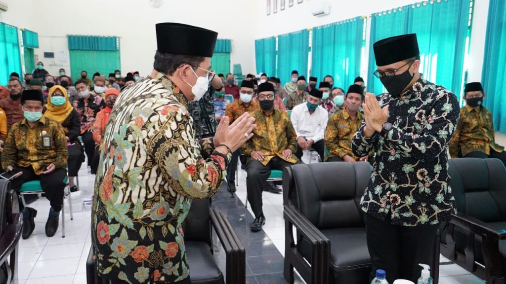 Wakil Menteri Agama RI Zainut Tauhid Sa'adi dan Bupati Anas