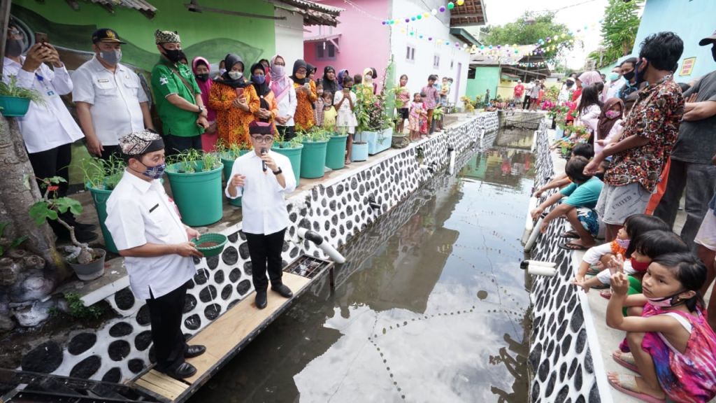 Bupati Anas galakkan program tebar ikan terkendali