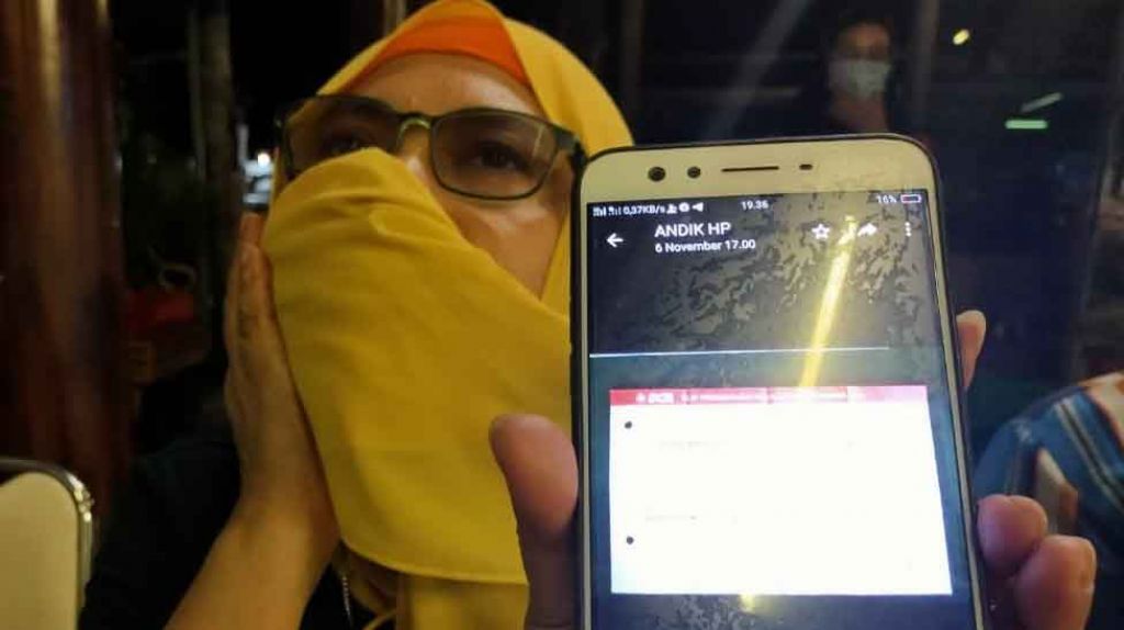 Choiriyah tunjukkan bukti