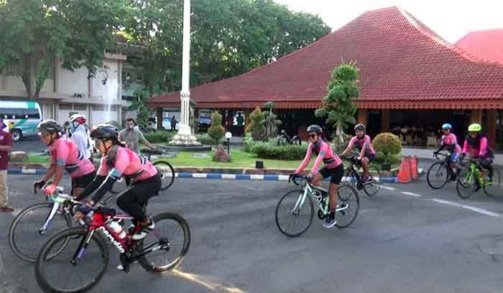 Tiba di Probolinggo, 6 Pesepeda Wanita Kampanye Wisata Kembali Pulih