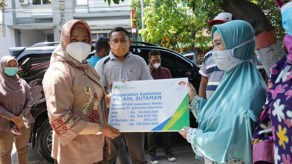 Penyerahan JKK dan JKM di Kota Mojokerto