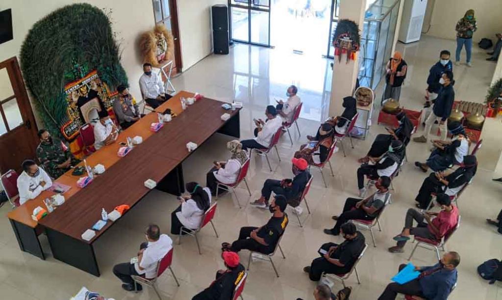 Dialog Pemkab dengan para pengrajin