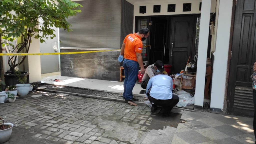 Proses identifikasi di lokasi kejadian