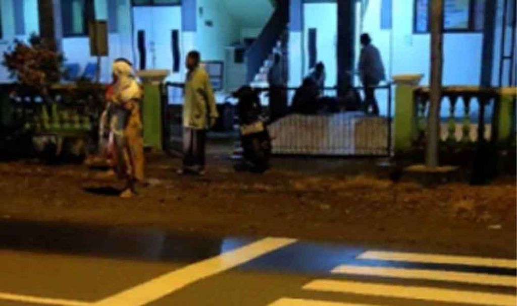 Persalinan di Teras Puskesmas Mojokerto Tanpa Dibantu Bidan Jadi Viral