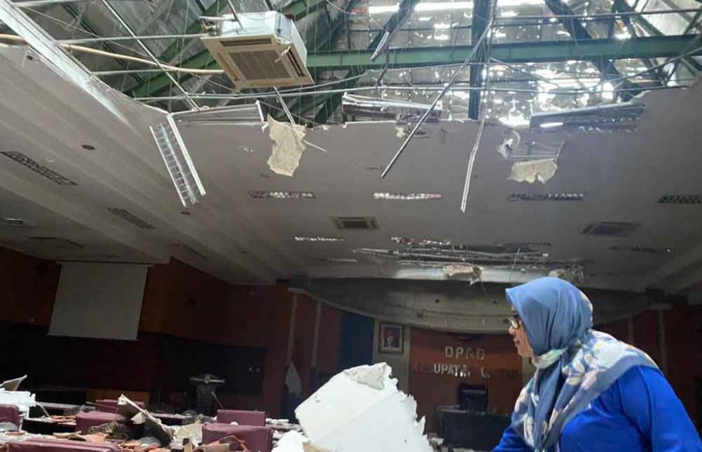 Gempa di Malang Juga Runtuhkan Atap Gedung DPRD Kabupaten Blitar