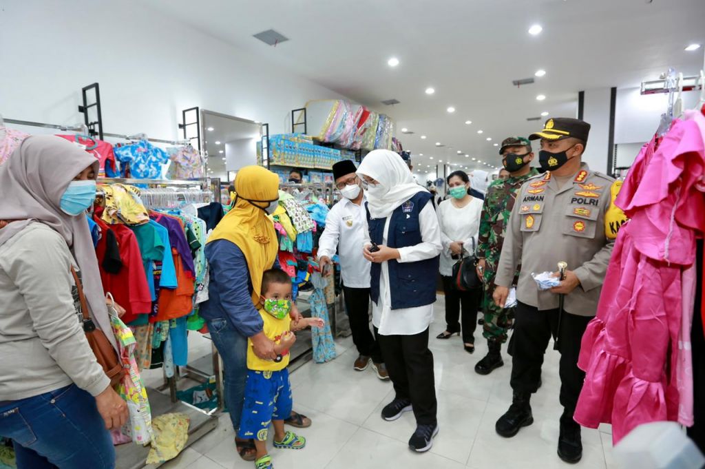 Bupati Banyuwangi Ipuk Fiestiandani dan jajaran Forkompimda blusukan ke pusat perbelanjaan