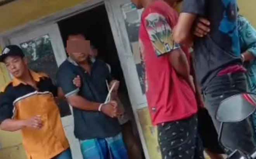 Cabuli Siswi SMP di Toilet Sekolah, Oknum Guru SD asal Pasuruan Dihajar Warga