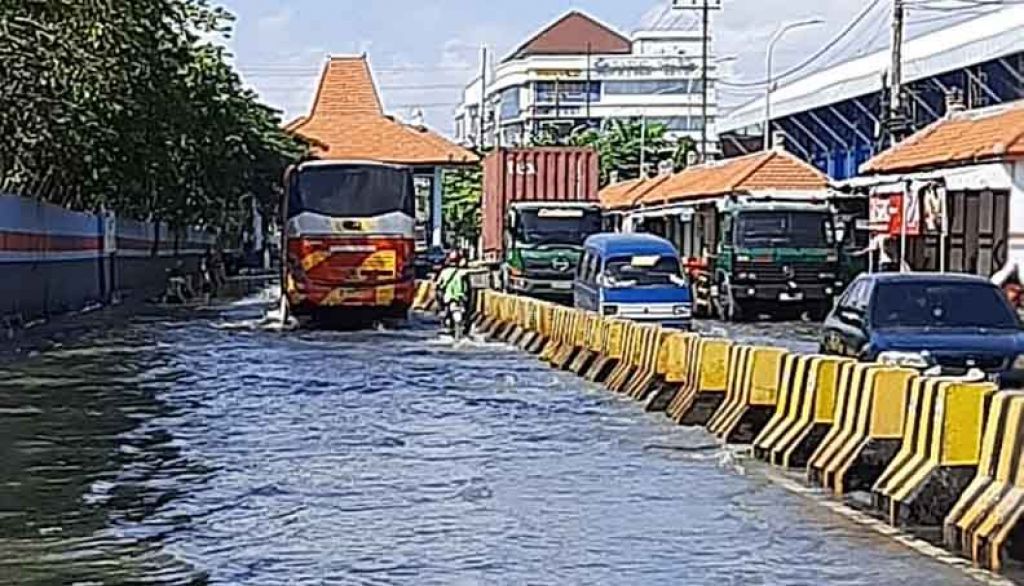 Banjir di kawasan Perak, Surabaya (foto dokumen)