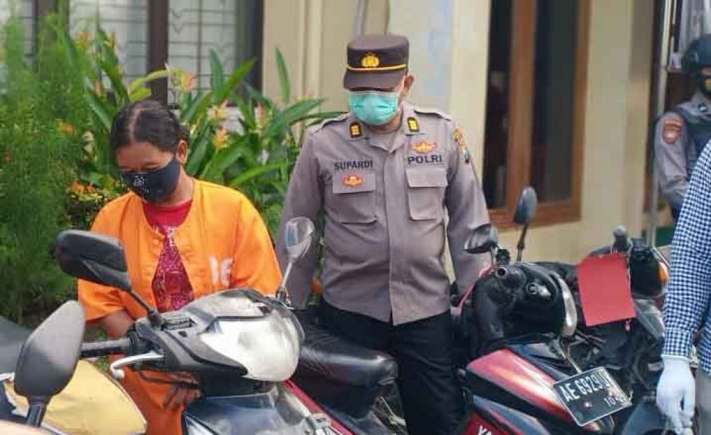 Bingung Bayar Cicilan Bank, IRT asal Ngawi Nekat Mencuri Motor Milik Petani
