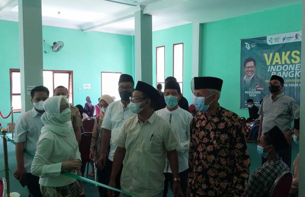 Vaksinasi digelar DPC PKB Kabupaten Bojonegoro.