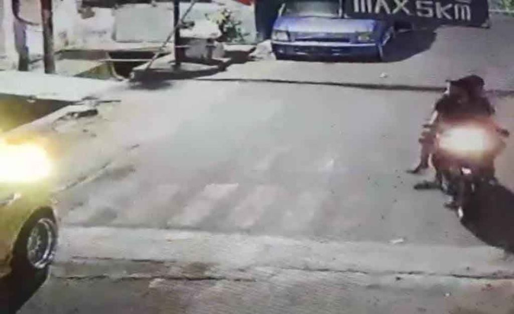 Aksi Komplotan Curanmor Beraksi di Dinoyo Surabaya Terekam CCTV