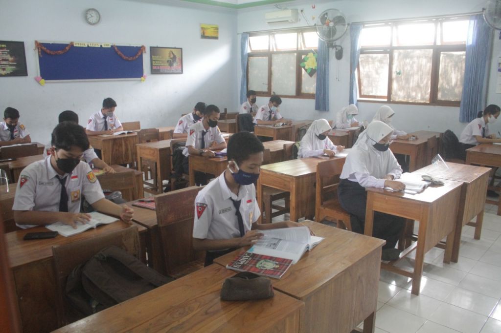 Aktifitas ptm di salah satu SMP negeri di Ponorogo (Mita Kusuma/Jatimnow.com).