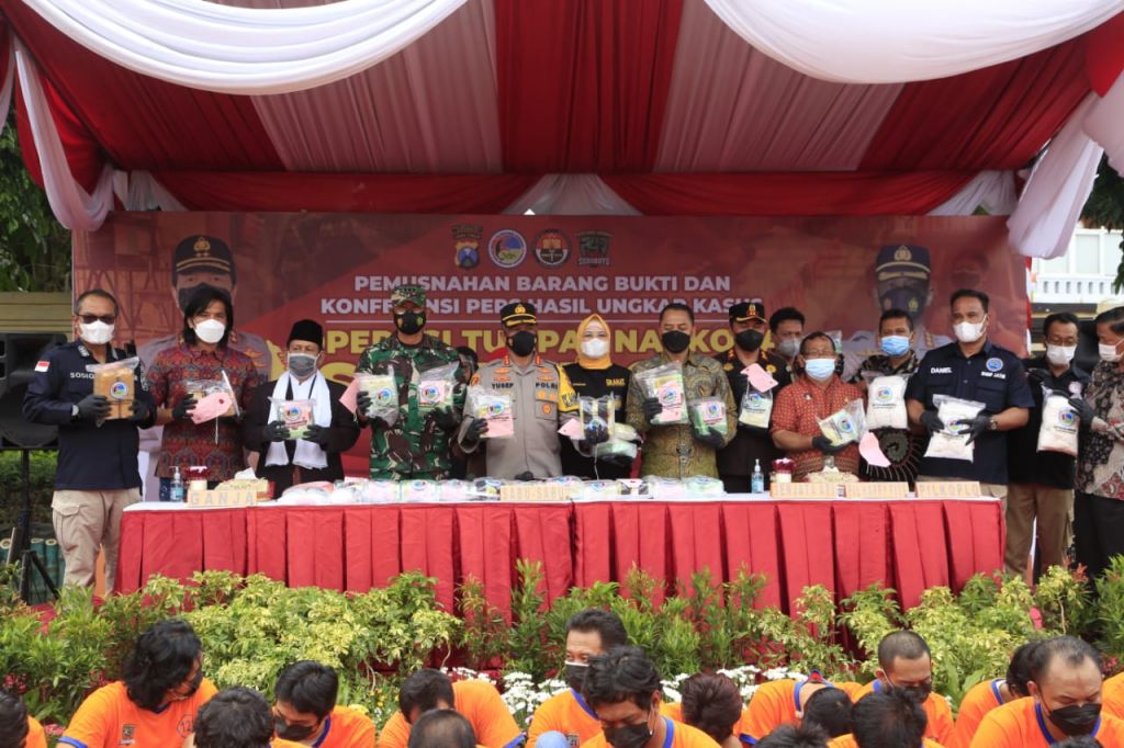 Polrestabes Surabaya mengungkap 90 kasus penyalahgunaan narkotika pada Operasi Tumpas Narkoba Semeru 2021.