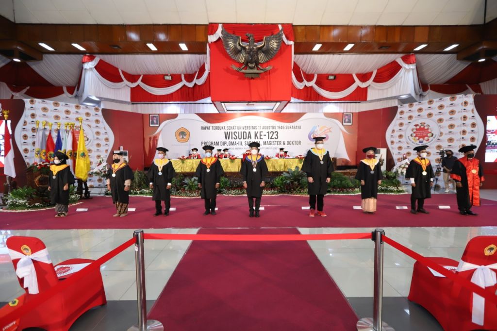 Wisuda ke-123, Untag Surabaya Kukuhkan 1316 Wisudawan Secara Hybrid