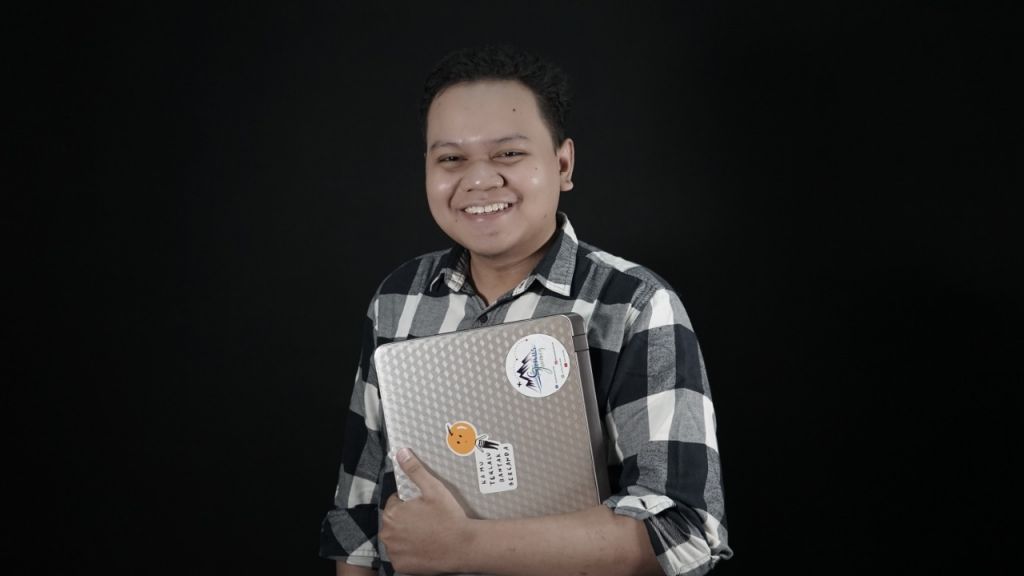 Mahasiswa D3 Sistem Informasi Undika Surabaya Muhammad Fikri pencipta aplikasi pasar loak