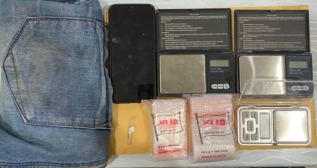 Barang bukti yag disita polisi dari penangkapan HS.