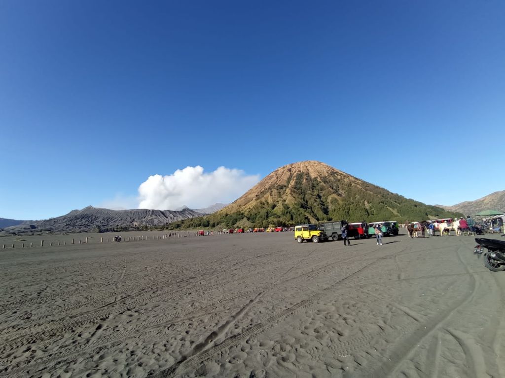 Perekonomian lokal di Wisata Gunung Bromo mulai bergeliat sejak dibuka pada 6 September 2021.