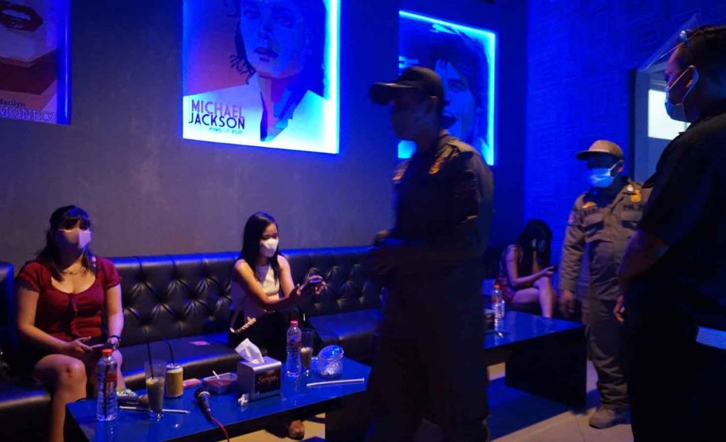 Terima Pengunjung Tanpa Kartu Vaksin, 2 Rumah Karaoke di Kota Mojokerto Ditutup