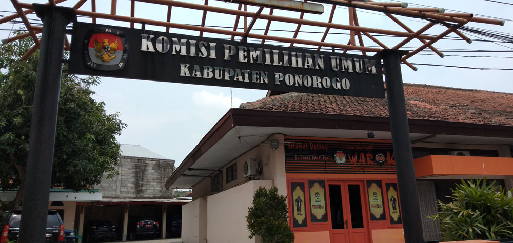 Kantor KPU Ponorogo (Mita Kusuma/jatimnow.com)