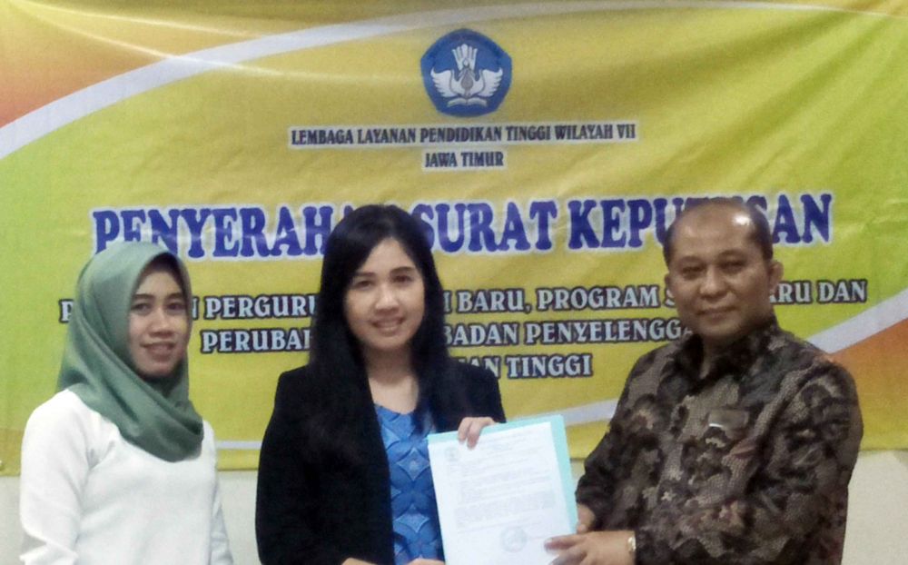 IIK Bhakti Wiyata memperoleh SK izin operasional Prodi dari LLDIKTI Wilayah VII Jatim