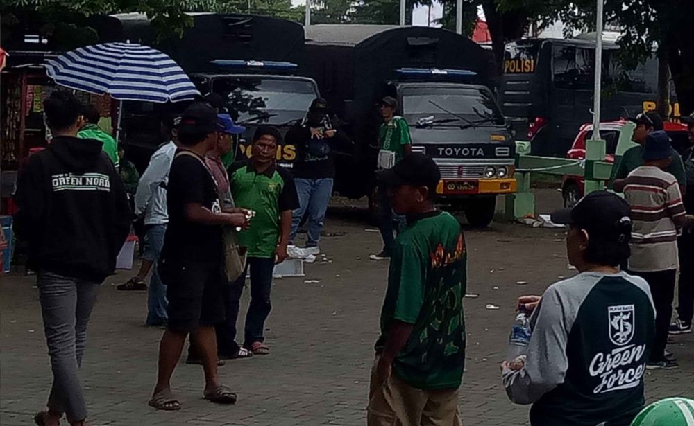 Tiket Persebaya vs Persija Ludes, Para Suporter Rela Beli Lewat Calo
