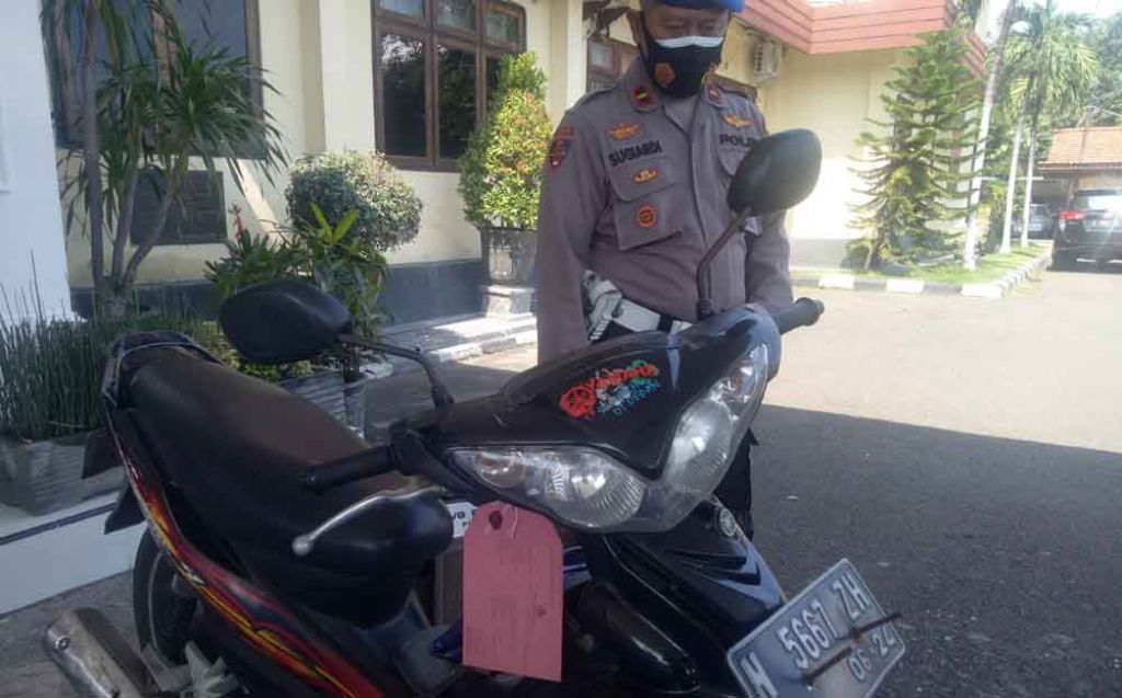 Motor yang dipakai pelaku sebagai sarana meneror perempuan dengan pamer alat kelamin