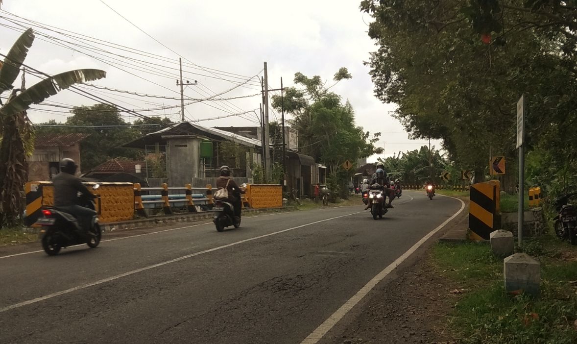 Jembatan Sasak yang terkenal angker.