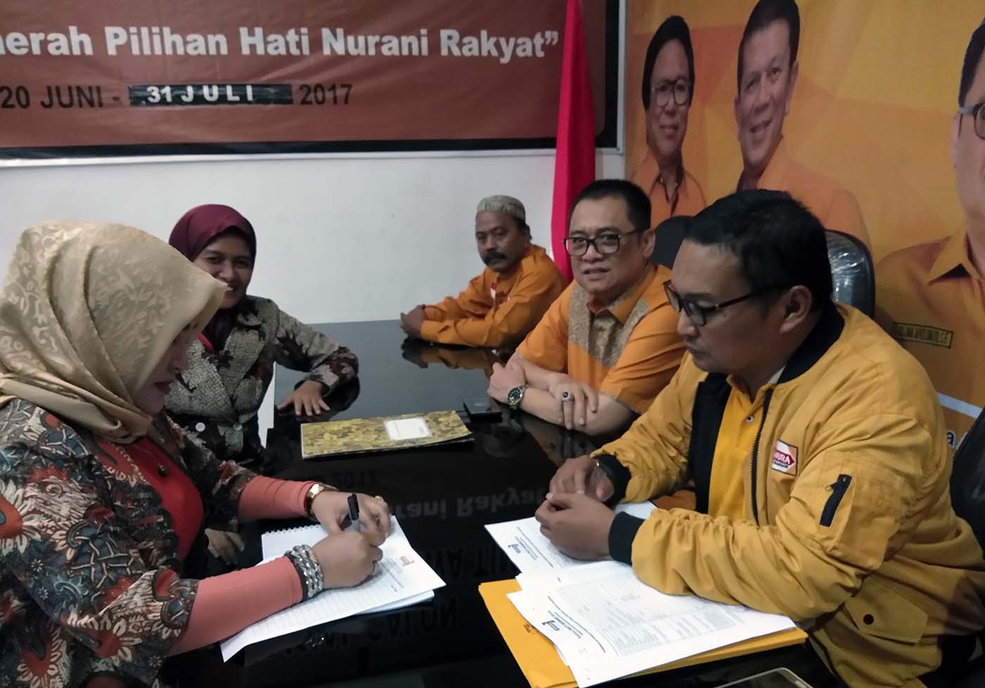 Proses pendaftaran Caleg di Hanura