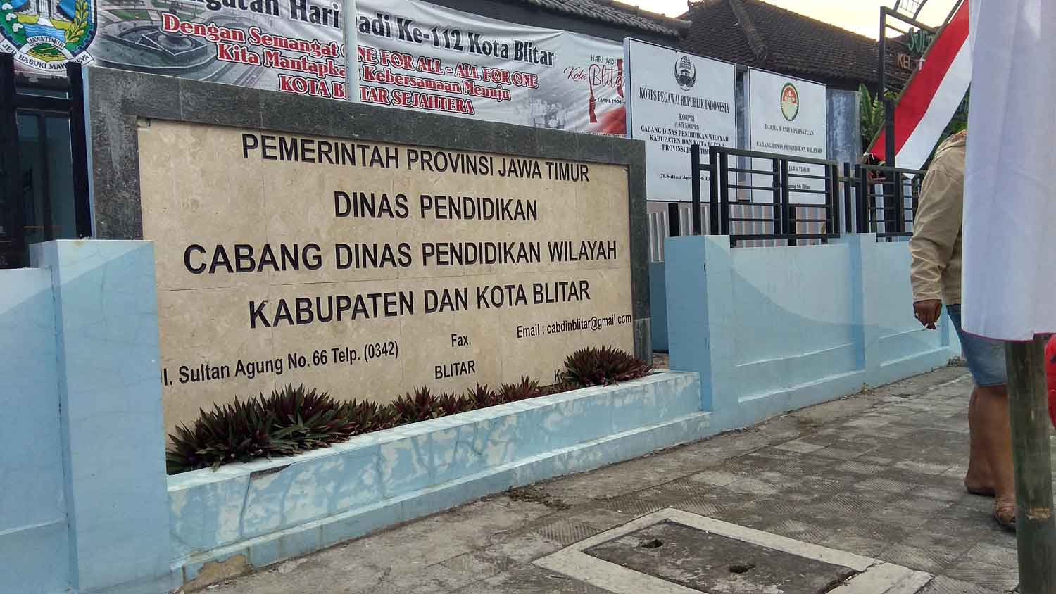Kantor Dinas Pendidikan Kota Blitar.
