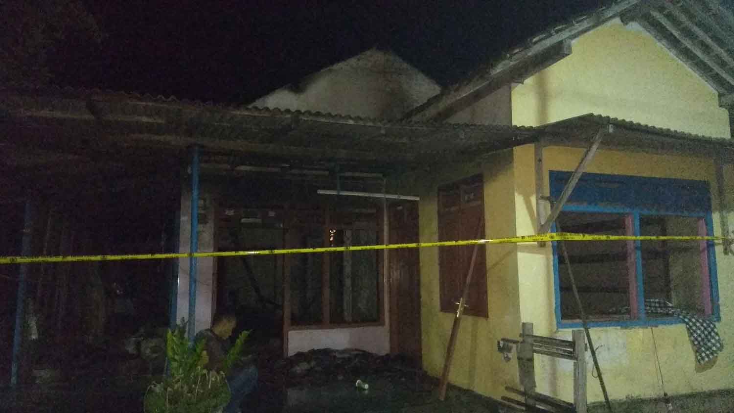 Rumah Minatin yang terbakar
