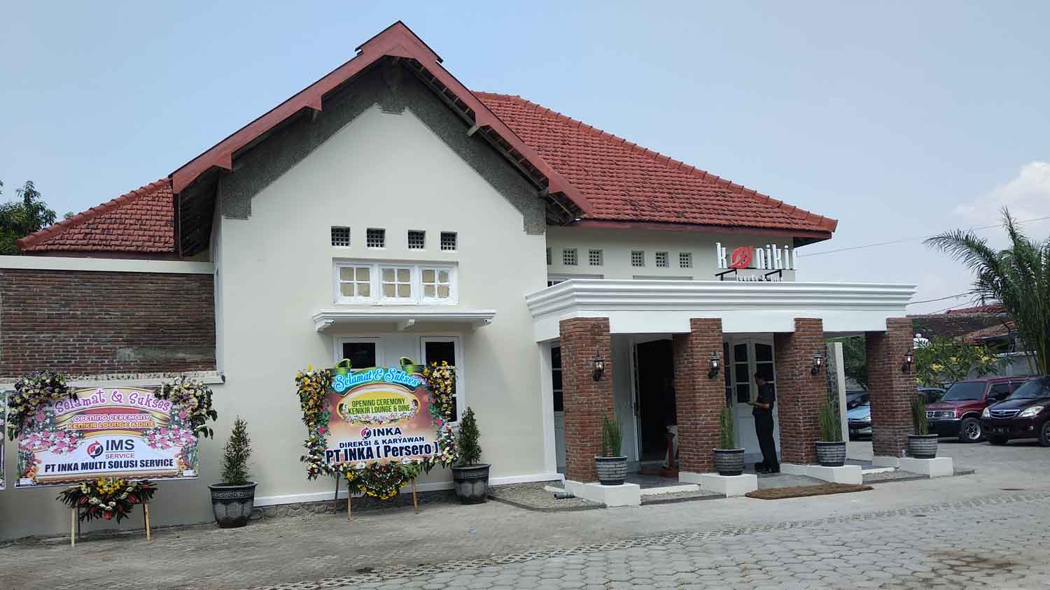 Resto Keniker Lounge dan Dine milik PT INKA, di Kota Madiun.