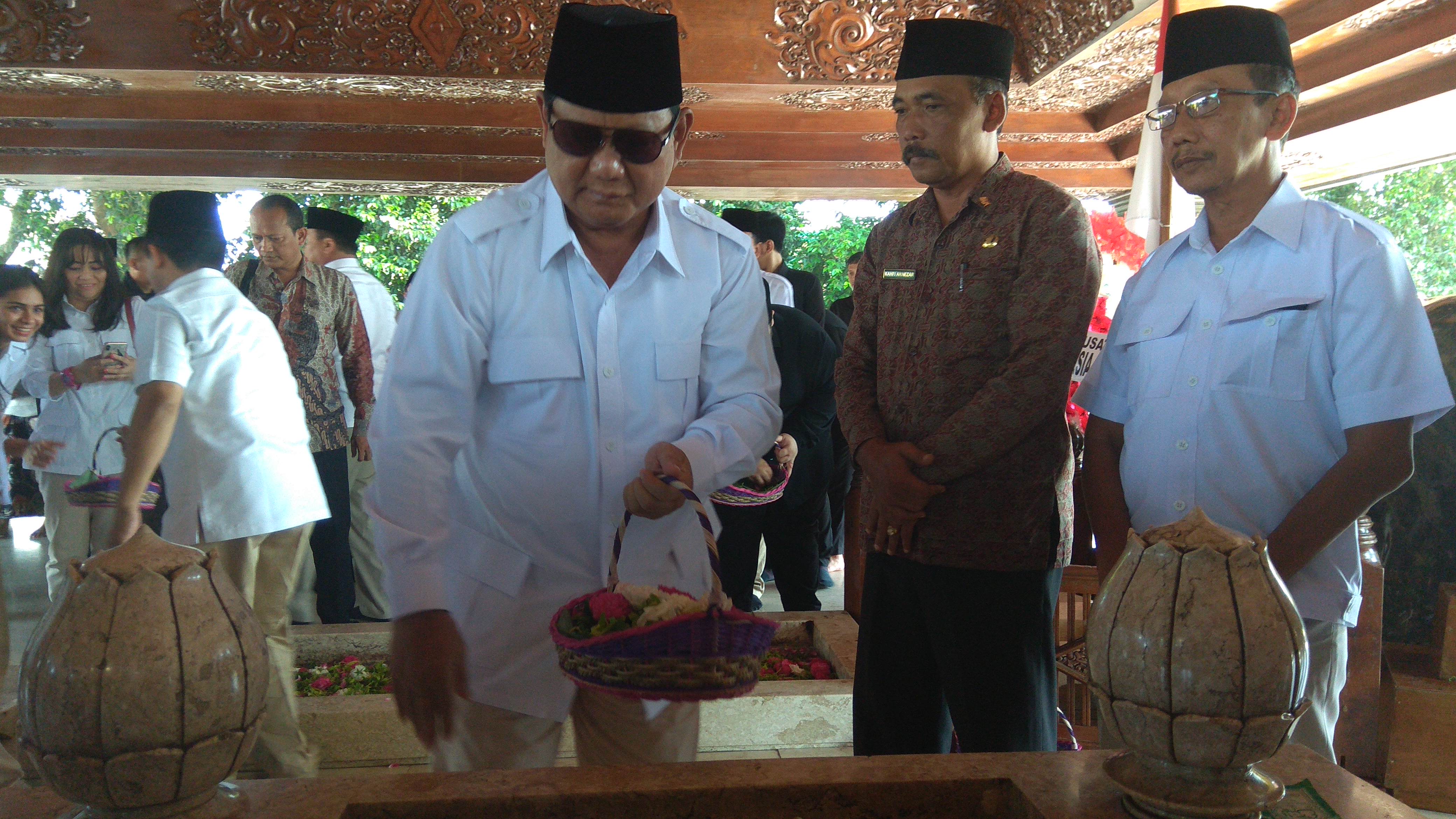 Prabowo Diajak Rachmawati Ziarah ke Makam Bung Karno