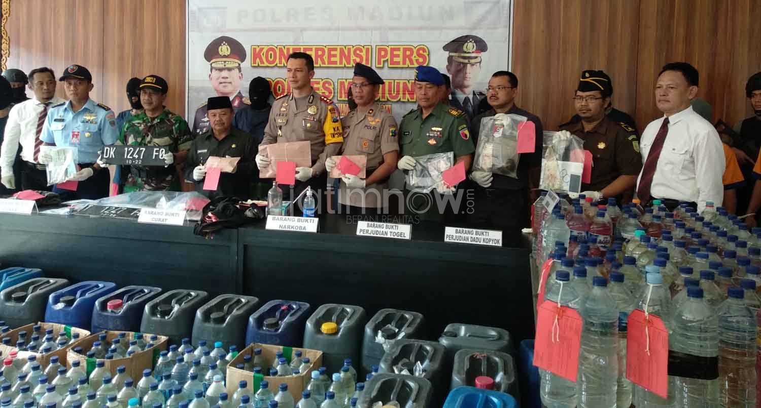 Barang bukti dari berbagai tindak kejahatan di Polres Madiun./Foto: Mita Kusuma.