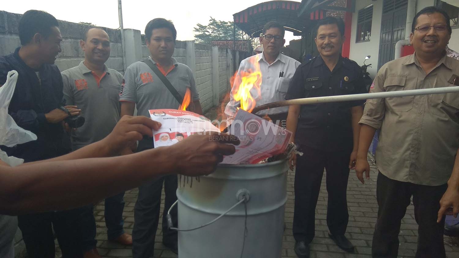 KPU Kota Blitar Musnahkan 415 Surat Suara Rusak untuk Pilgub Jatim