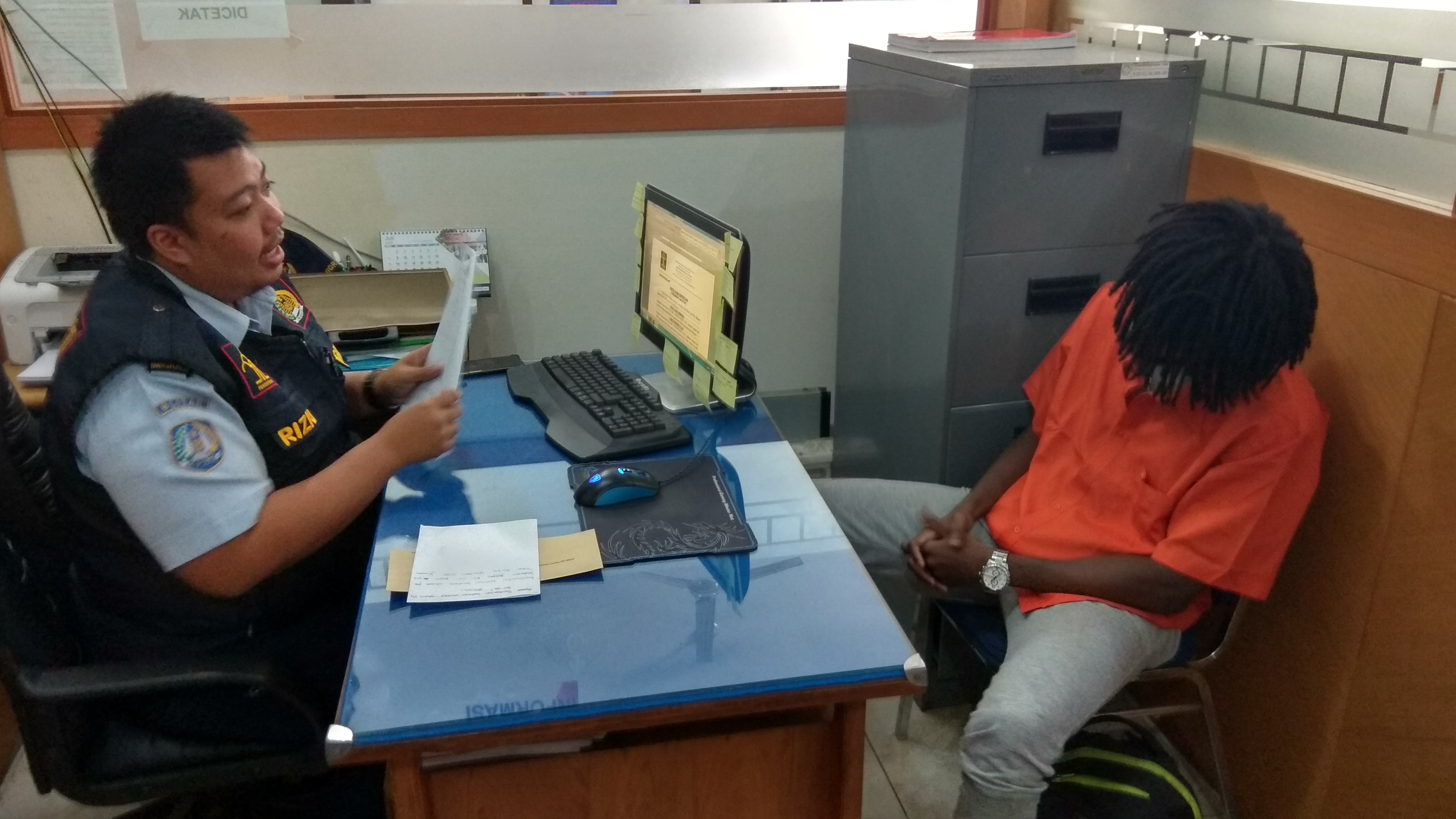 Konan Nzue Ange Olivier (kanan)