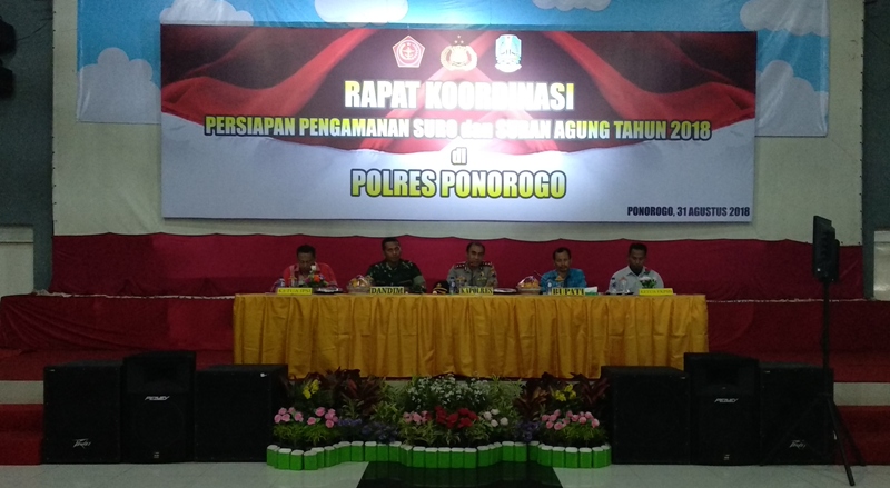 Polres Ponorogo saat menggelar rapat koordinasi dengan para pesilat/Foto: Mita Kusuma