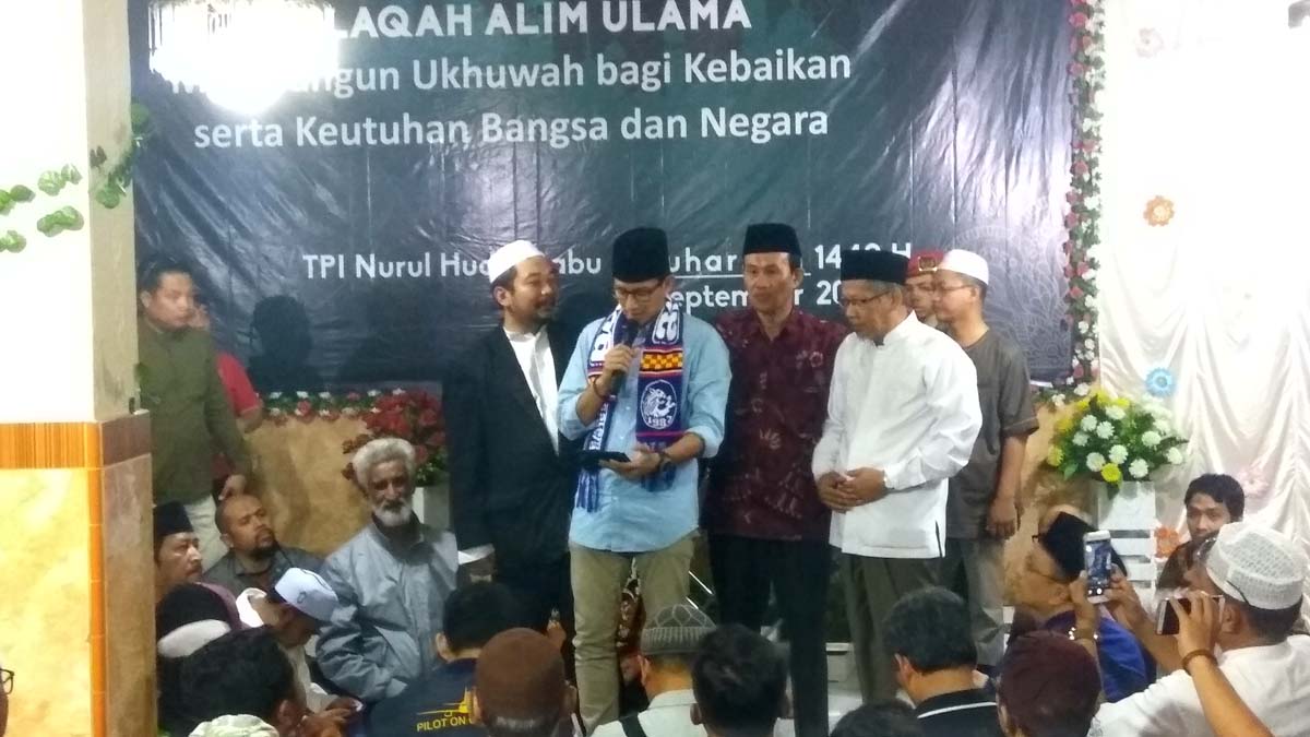 Cawapres Sandiaga Solahuddin Uno ke Pondok Pesantren (Ponpes) TPI Nurul Huda di Kelurahan Penanggungan, Kecamatan Lowokwaru, Kota Malang, Rabu (12/9/2018)