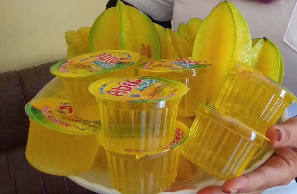 Mencicipi Segarnya Sari Buah Belimbing, Oleh-oleh Khas Tulungagung