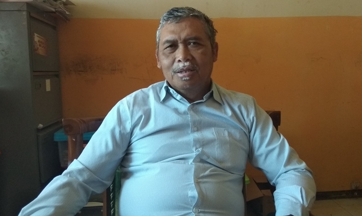 Devisi Teknis Penyelenggaraan KPU Suherman di kantornya.