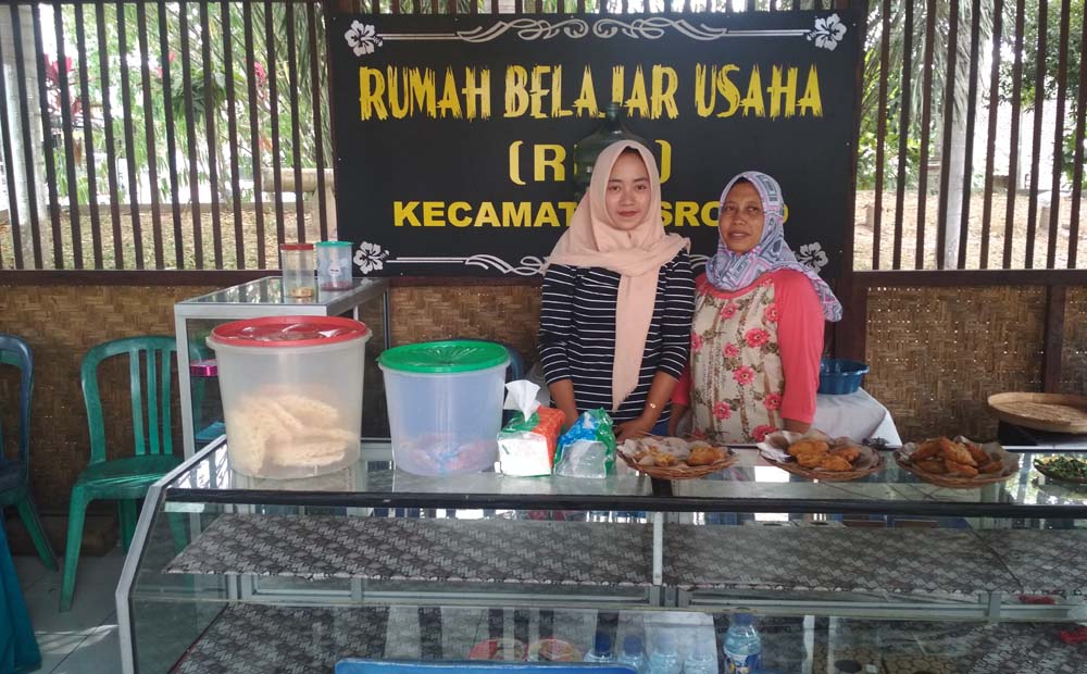  Emak-emak peserta magang di Rumah Belajar Usaha