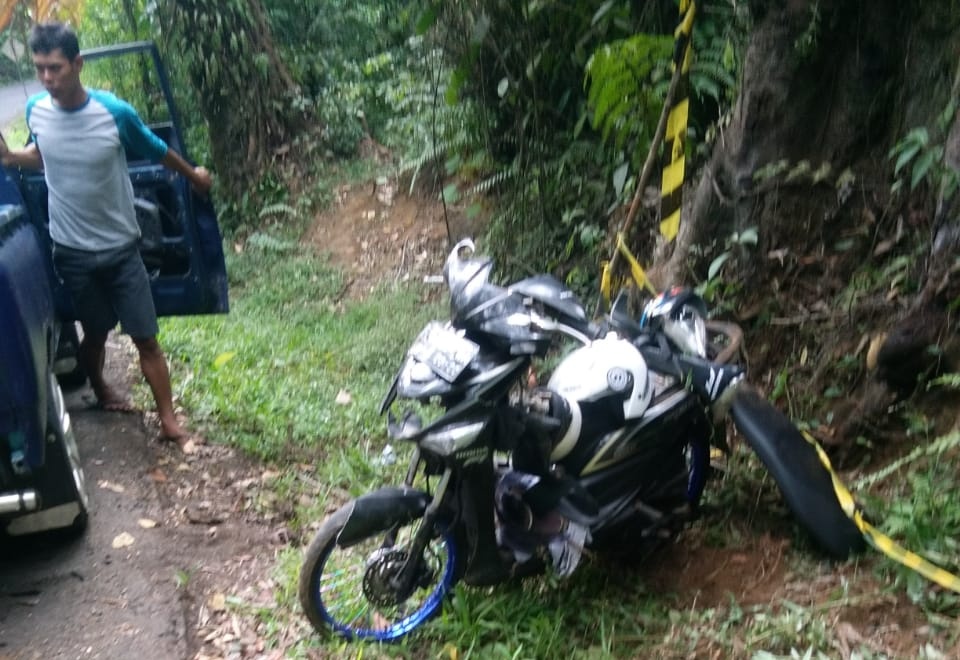 Motor korban yang hancur di lokasi kejadian/Foto: Istimewa